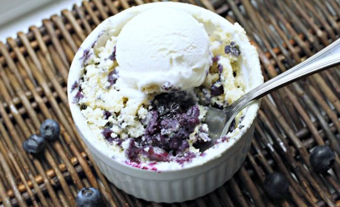 One minute blueberry cobbler